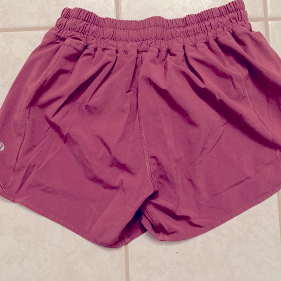 Lululemon Hotty Hot Low-Rise 4” Inseam Shorts - Picture 2 of 3